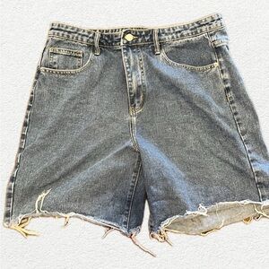 PrettyLittleThing Distressed Denim Jean Shorts Size 10